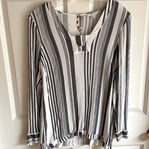 Lightweight grey & white tunic